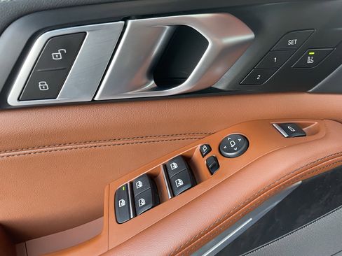 Used 2024 BMW X5 xDrive40i w/ Executive Package image 11