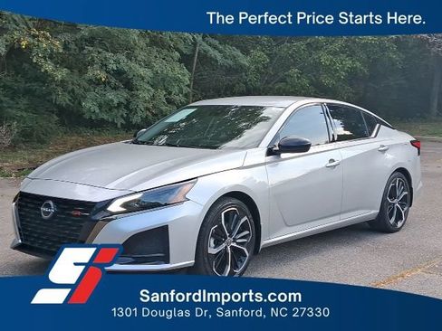 Used 2024 Nissan Altima 2.5 SR FWD image 1