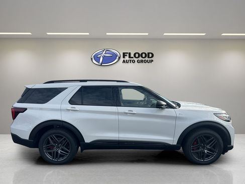 New 2026 Ford Explorer ST-Line w/ ST-Line Street Pack image 4