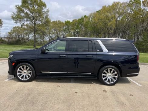 Used 2023 Cadillac Escalade ESV Premium Luxury Platinum RWD image 2