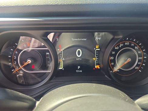 New 2025 Jeep Gladiator Sport image 16