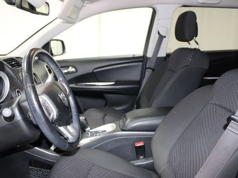 Used 2019 Dodge Journey SE w/ Connectivity Group FWD image 13