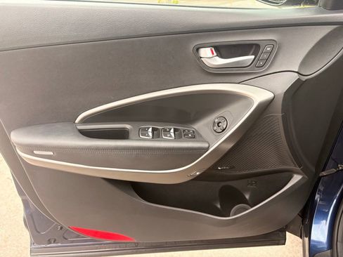 Used 2017 Hyundai Santa Fe Limited FWD image 10