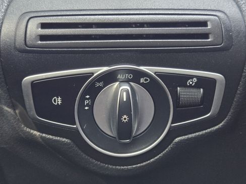 Used 2020 Mercedes-Benz GLC 300 image 19