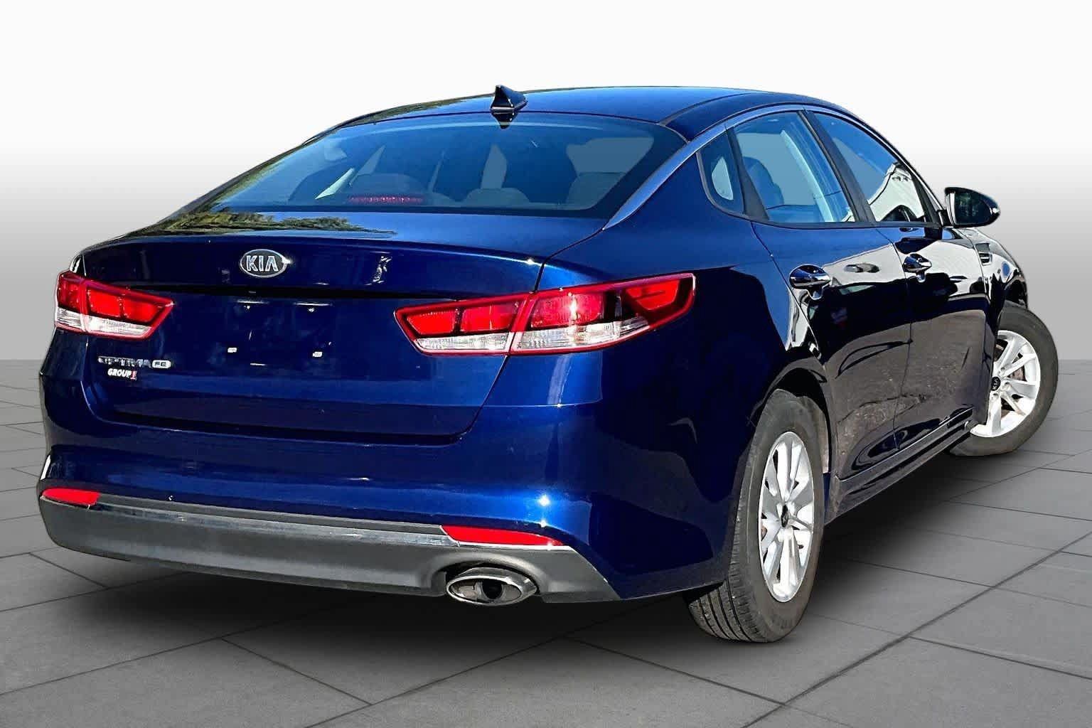 Used 2017 Kia Optima LX w/ Driver Convenience Package FWD image 13