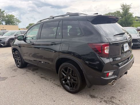 Used 2024 Honda Passport Black Edition image 12