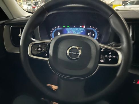 Certified 2025 Volvo XC60 B5 Plus image 30