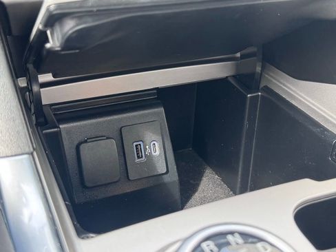 Certified 2022 Ford Explorer XLT w/ Equipment Group 202A image 41