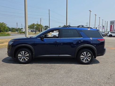 New 2026 Nissan Pathfinder SL w/ Cargo Package FWD image 2