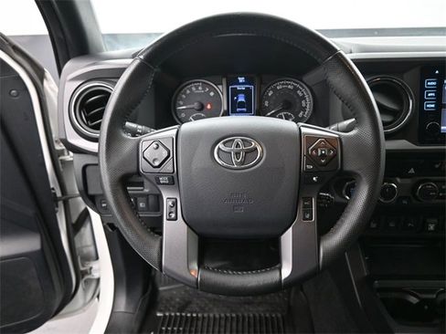 Used 2019 Toyota Tacoma TRD Off-Road image 7
