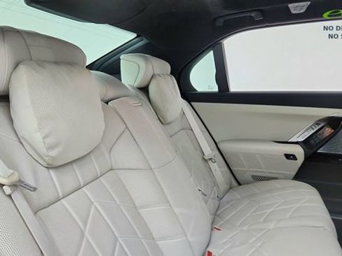 Used 2023 BMW i7 xDrive60 w/ Executive Package 2 AWD/4WD image 26