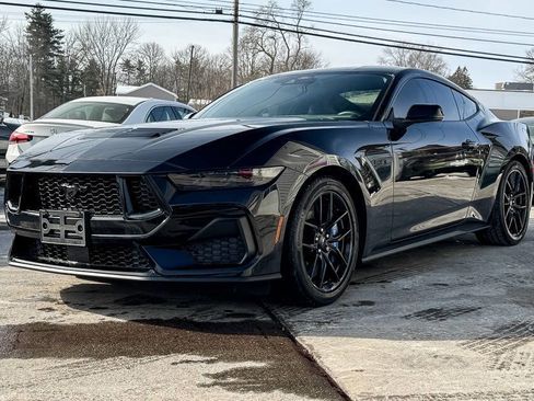 Used 2024 Ford Mustang GT Premium image 7