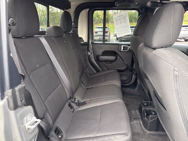 Used 2023 Jeep Gladiator Sport AWD/4WD image 17