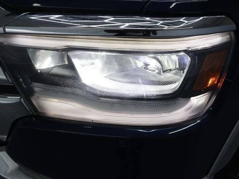 Used 2019 RAM 1500 Laramie AWD/4WD image 31