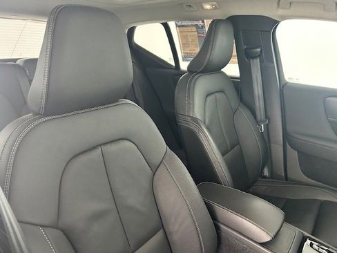 Used 2023 Volvo XC40 B5 Ultimate AWD/4WD image 13