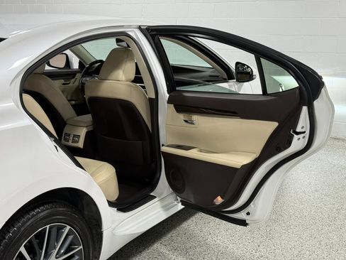 Used 2016 Lexus ES 350 w/ Premium Package w/Wood Trim FWD image 54