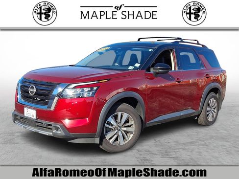 Used 2023 Nissan Pathfinder SL image 1