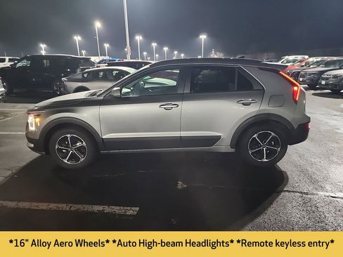 Used 2023 Kia Niro LX image 5