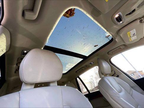 Used 2021 Volvo XC90 T5 Momentum w/ Protection Package Premier image 23