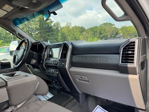 Used 2018 Ford F250 XLT w/ Camper Package AWD/4WD image 19