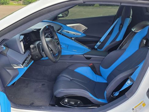 Used 2022 Chevrolet Corvette Stingray Premium Conv w/ Z51 Performance Package RWD image 11