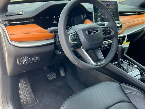 Used 2025 Jeep Compass Limited w/ Elite Group AWD/4WD image 18