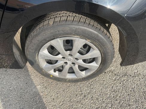 Used 2023 Toyota Corolla LE image 29