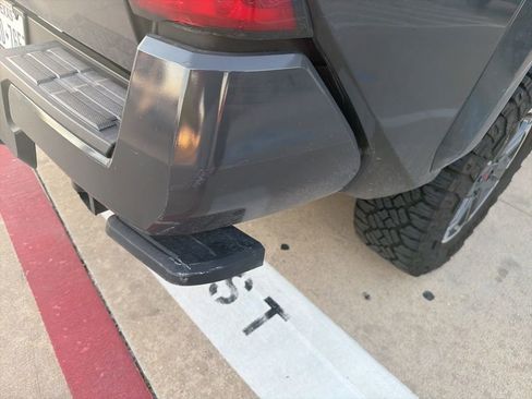 Used 2025 Toyota Tacoma TRD Sport AWD/4WD image 15
