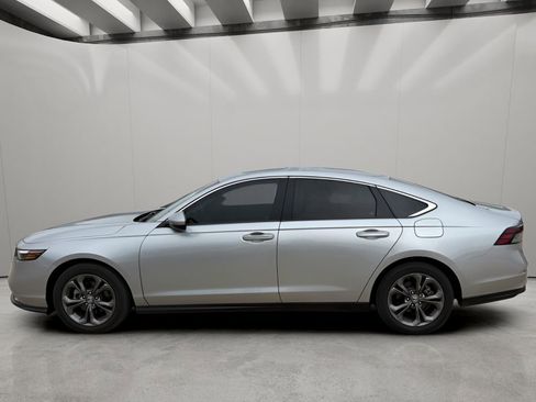 Used 2024 Honda Accord EX image 2