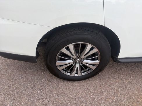 Used 2020 Nissan Pathfinder SV FWD image 38