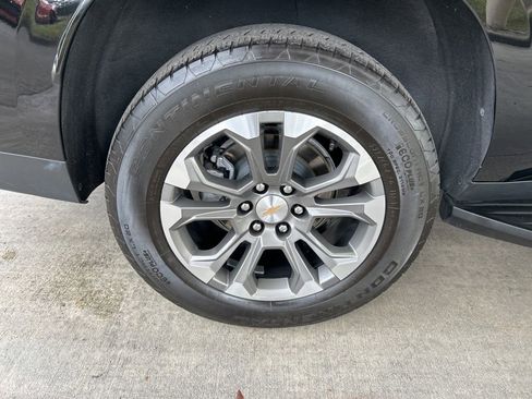 Used 2025 Chevrolet Suburban LS image 20