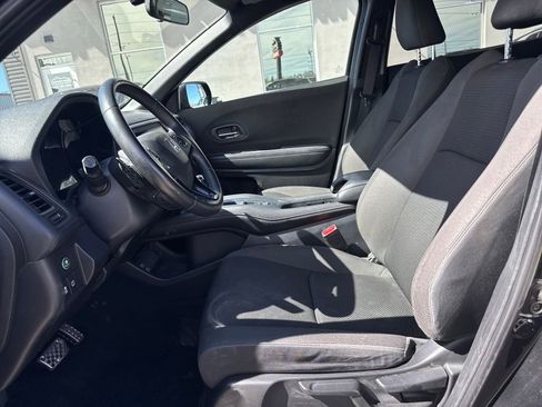 Used 2021 Honda HR-V Sport image 9