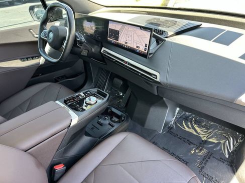 Used 2024 BMW iX xDrive50 w/ Sport Package AWD/4WD image 10