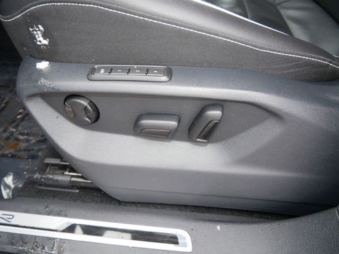 Used 2022 Volkswagen Tiguan SEL R-Line image 19