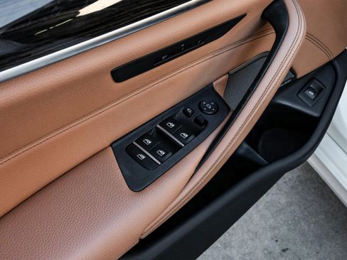 Used 2018 BMW 540i xDrive image 46