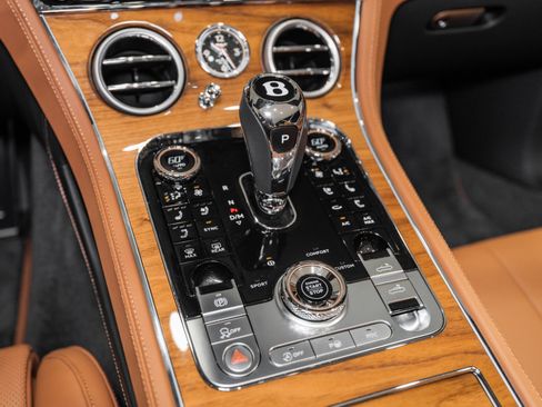 New 2024 Bentley Continental GT V8 AWD/4WD image 38