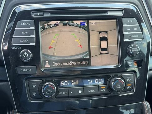 Used 2020 Nissan Maxima SR w/ Sport Mat Group FWD image 17