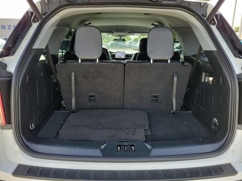 Used 2023 Ford Explorer XLT w/ Equipment Group 202A RWD image 16