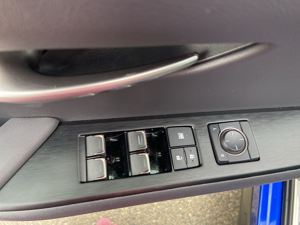 Used 2024 Lexus UX 250h F Sport AWD/4WD image 7