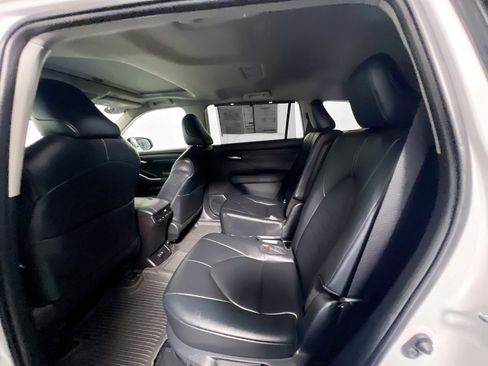 Used 2026 Toyota Highlander XLE AWD/4WD image 28