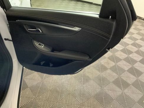 Used 2018 Chevrolet Impala LT FWD image 34