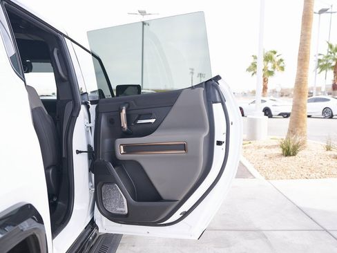 Used 2025 GMC Hummer EV 3X image 15