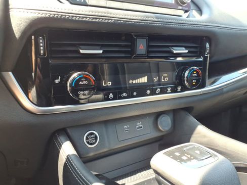 Used 2023 Nissan Rogue SL AWD/4WD image 20