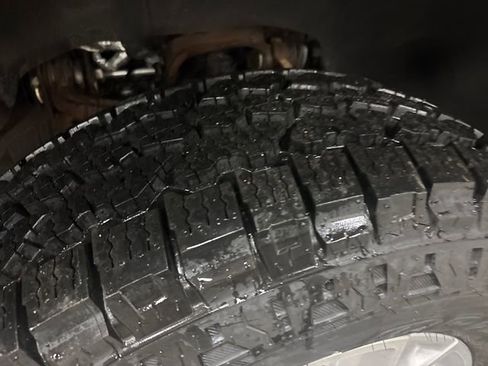 Used 2022 Chevrolet Silverado 2500 LT w/ Convenience Package image 30