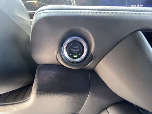 Certified 2025 Chevrolet Suburban LT RWD image 17