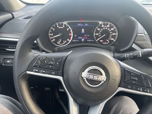 Used 2025 Nissan Altima 2.5 SV image 33