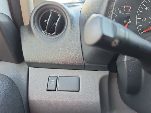 Used 2020 Nissan NV200 S FWD image 21