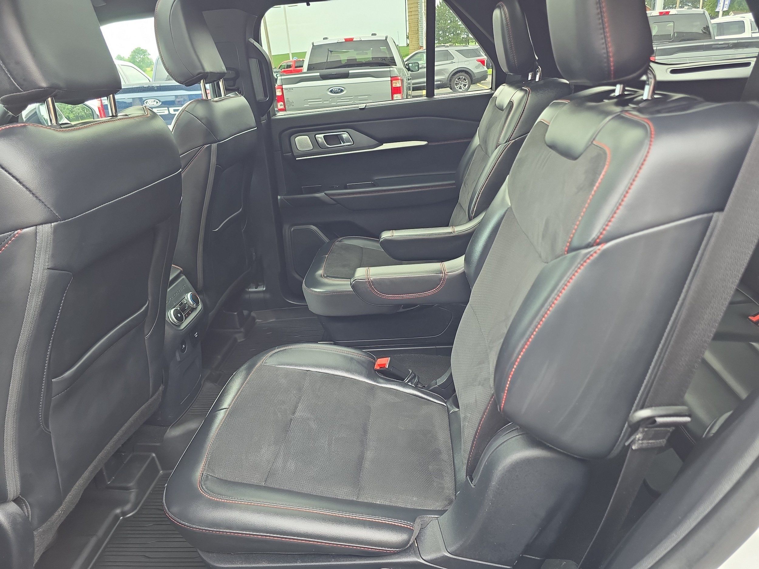 Used 2025 Ford Explorer ST AWD/4WD image 20