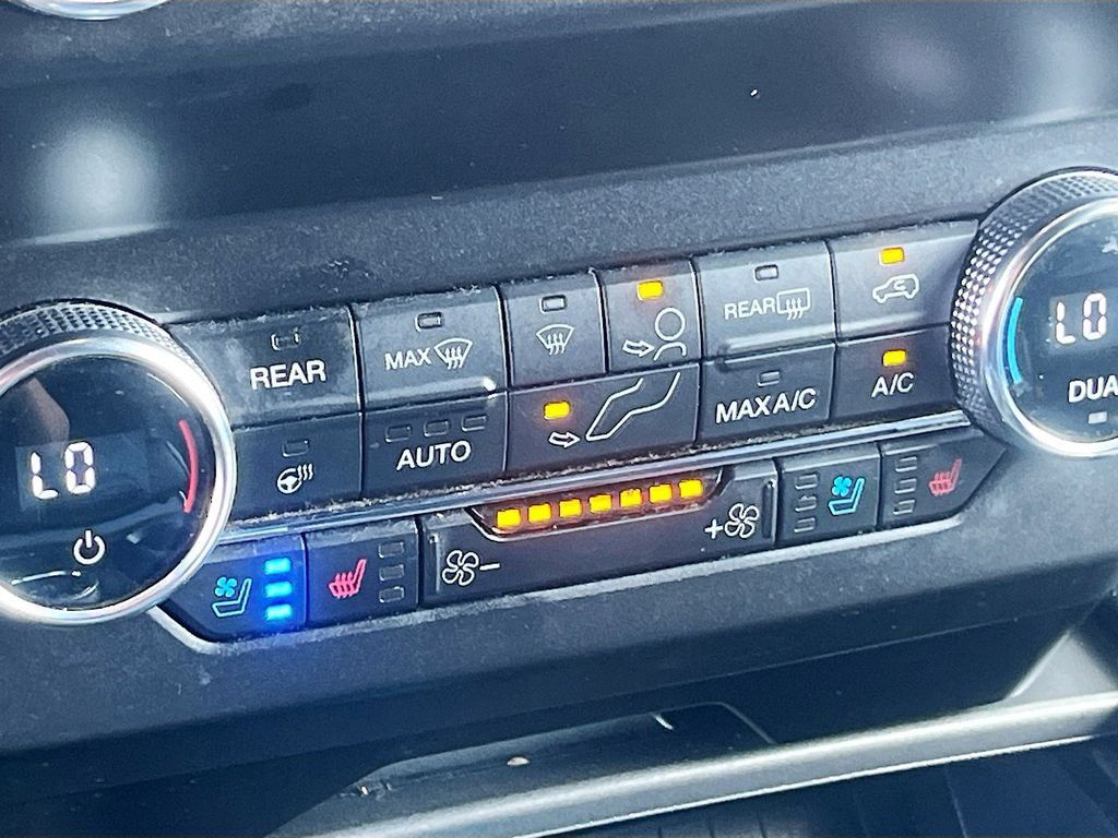 Used 2019 Ford Expedition Max XLT w/ Equipment Group 202A RWD image 21