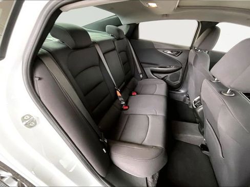 Used 2024 Chevrolet Malibu LT image 17